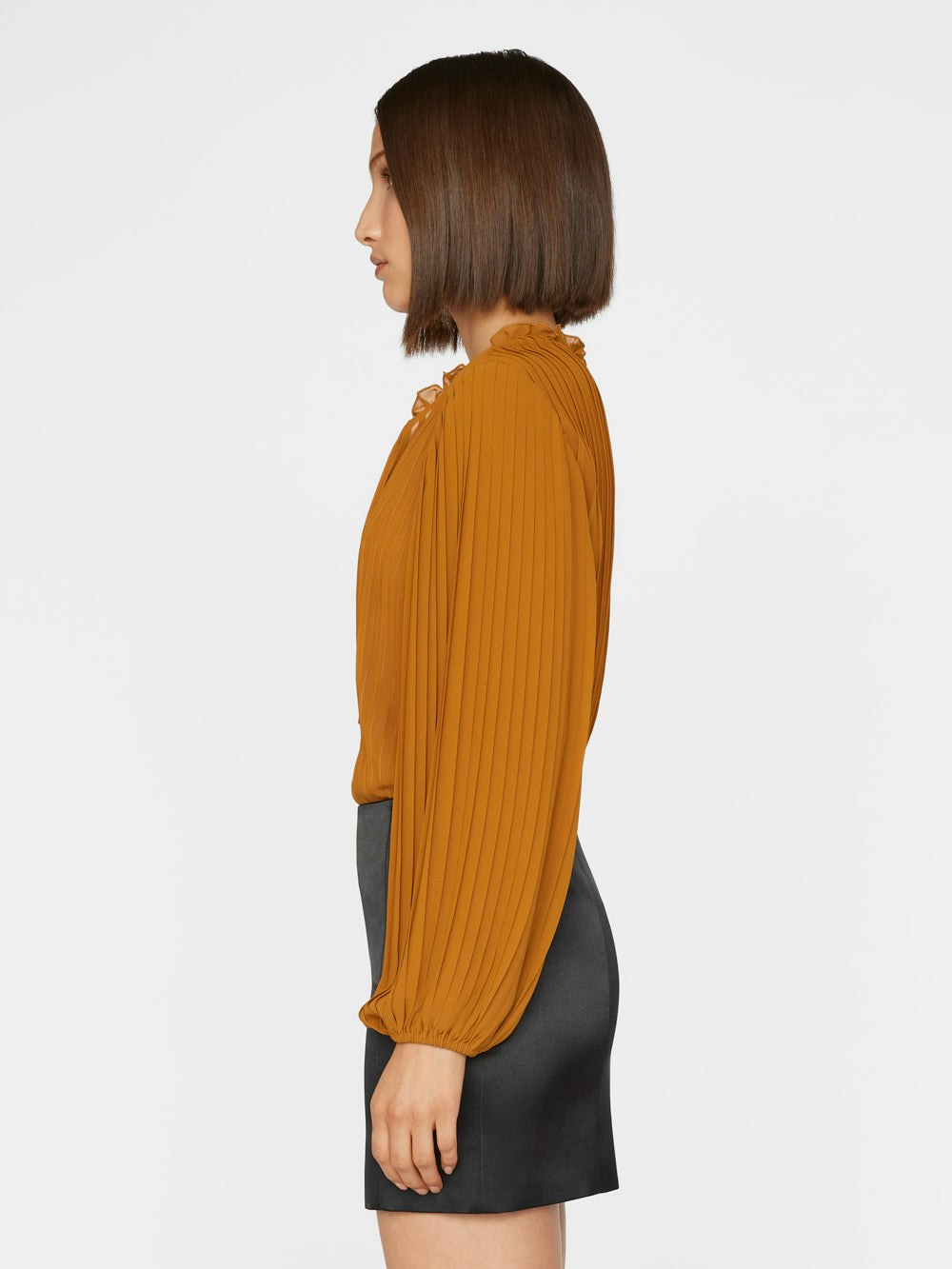 shirt side view alt:fit1